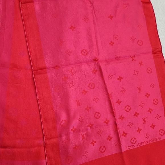 Auth Louis Vuitton Pink Silk Scarf - Picture 8 of 8